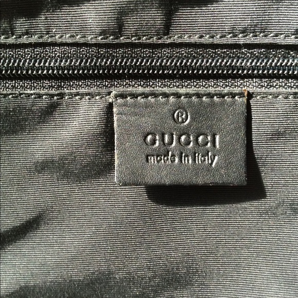 Authentic Gucci Shoulder Handbag - Picture 9 of 10